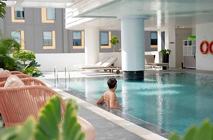 Parkroyal 4*